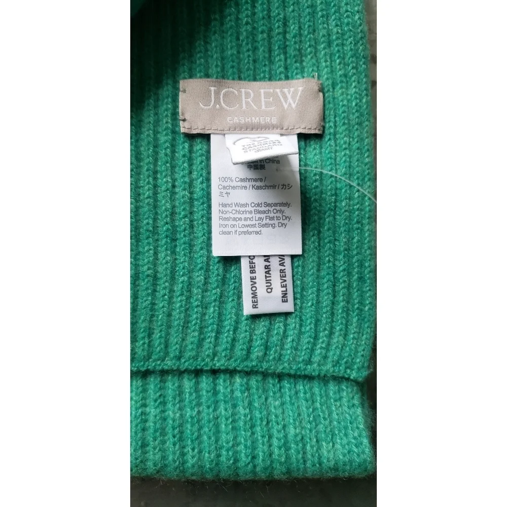 30. J.Crew Ribbed cashmere scarf